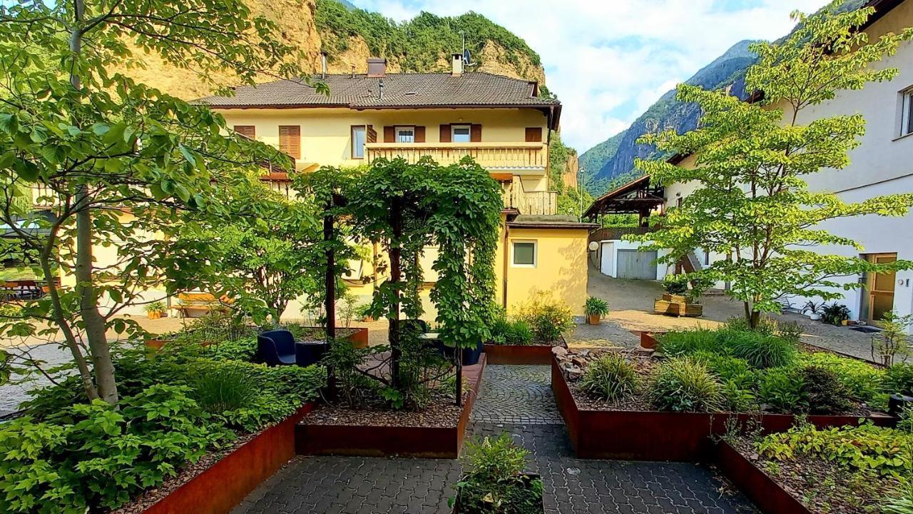Hotel Garni Gruener Baum Laives Exteriér fotografie